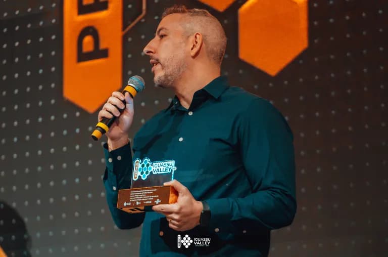 Prof. Thiago Naves, Ph.D